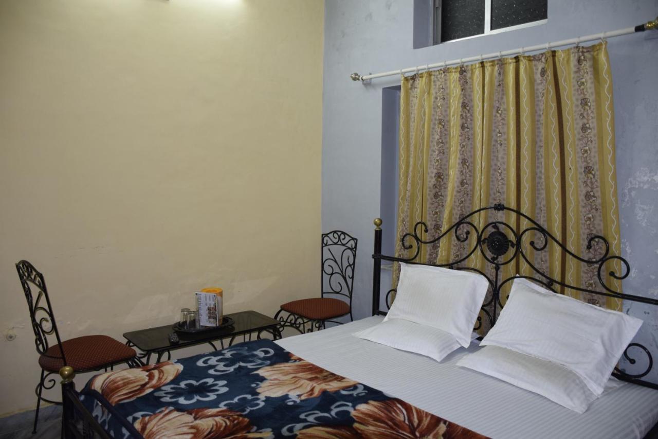 Hotel Deep Valley 아부 산 외부 사진