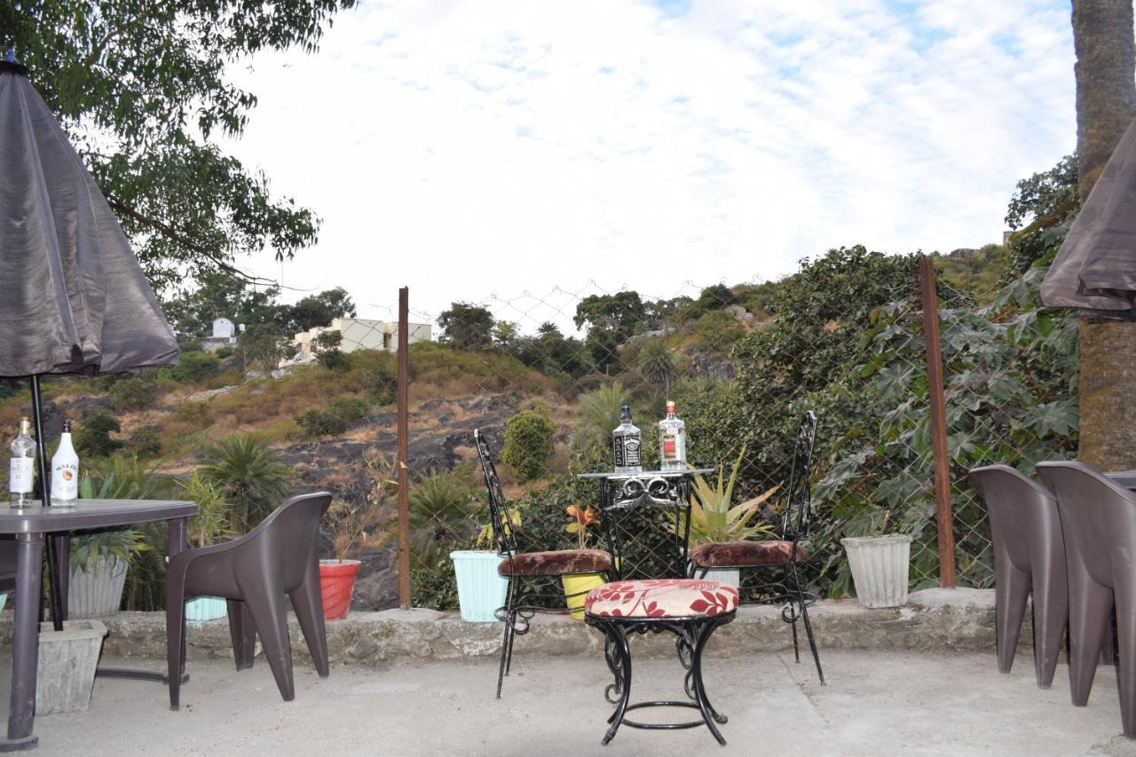 Hotel Deep Valley 아부 산 외부 사진
