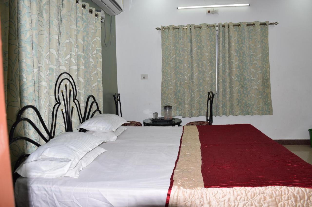 Hotel Deep Valley 아부 산 외부 사진
