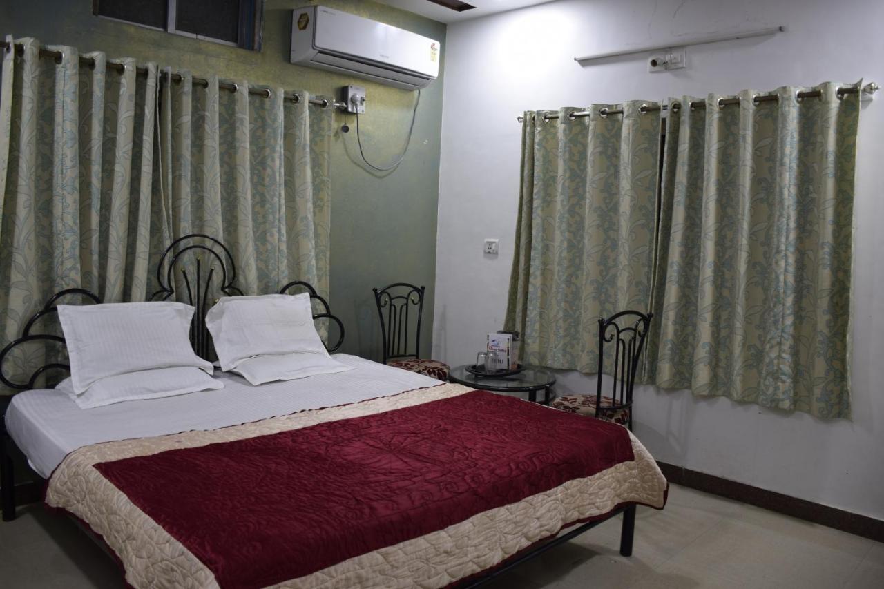 Hotel Deep Valley 아부 산 외부 사진