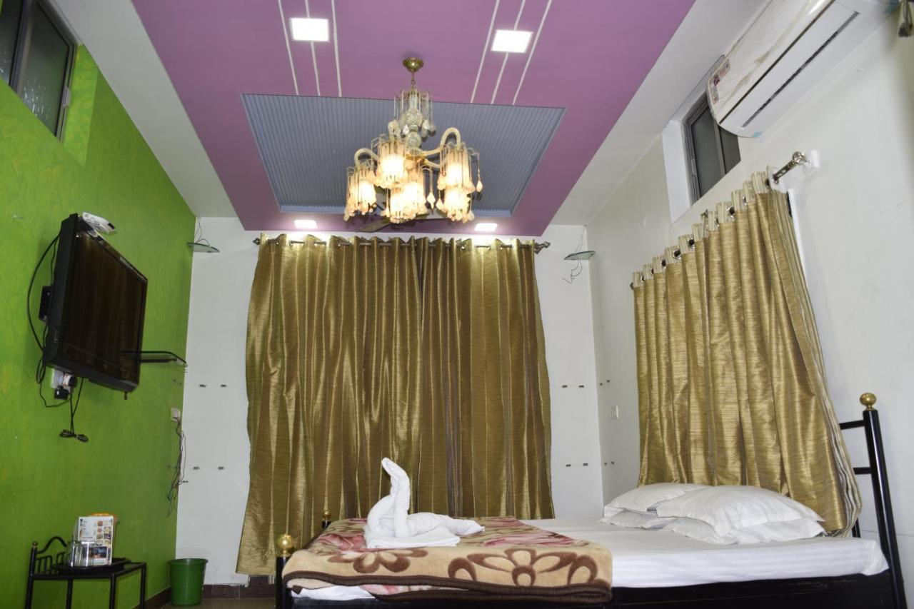 Hotel Deep Valley 아부 산 외부 사진