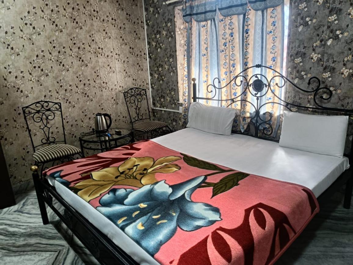 Hotel Deep Valley 아부 산 외부 사진