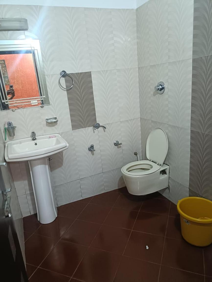Hotel Deep Valley 아부 산 외부 사진