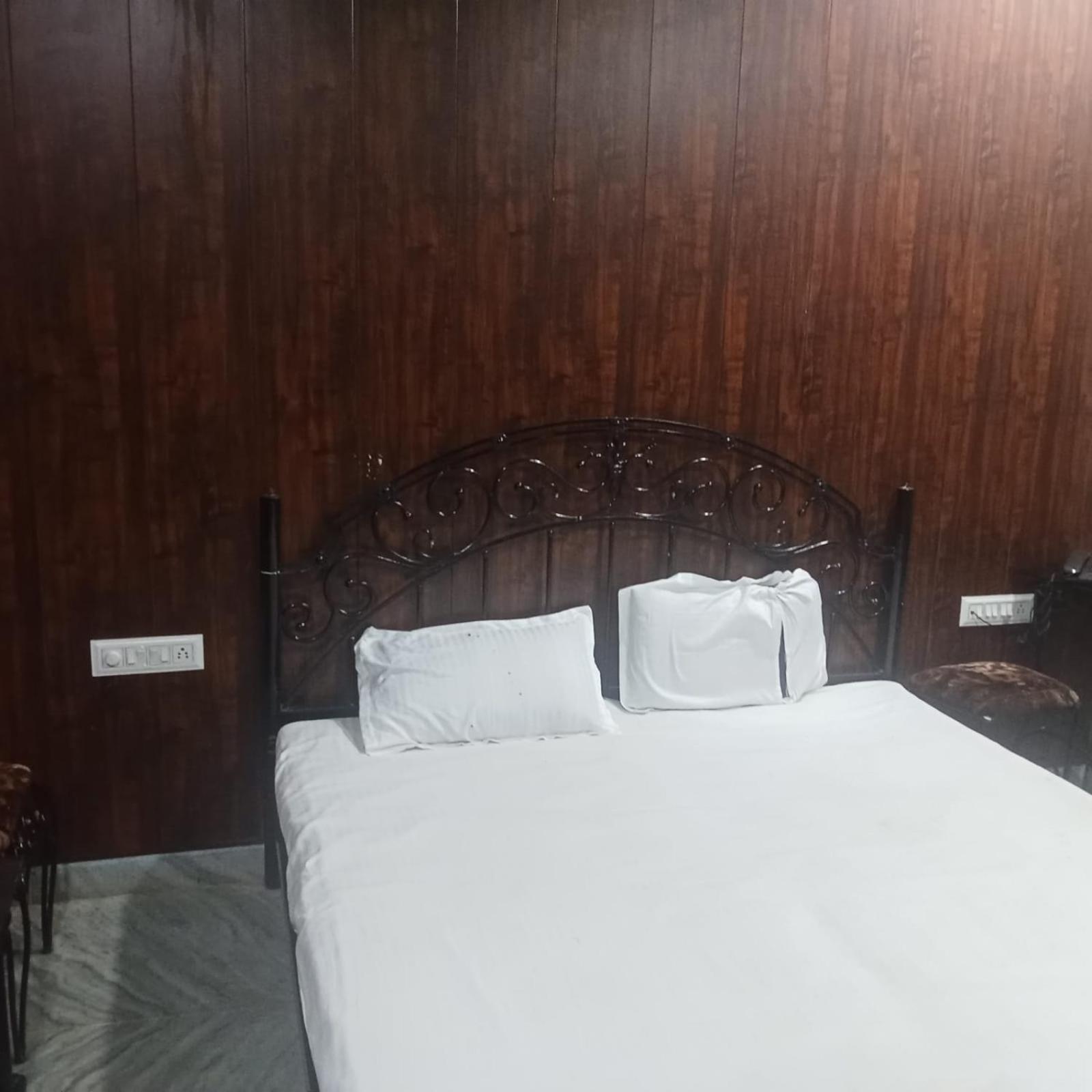 Hotel Deep Valley 아부 산 외부 사진